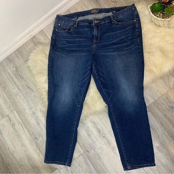 Torrid BOYFRIEND STRAIGHT VINTAGE STRETCH MID-RISE JEAN 24R - Picture 8 of 15